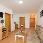 Appartamento Gorgeous In Okrug Gornji
