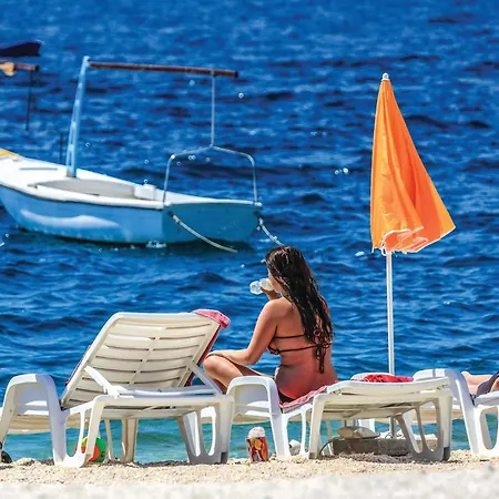 Gorgeous In Okrug Gornji 아파트